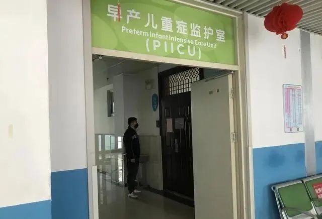 DƬ